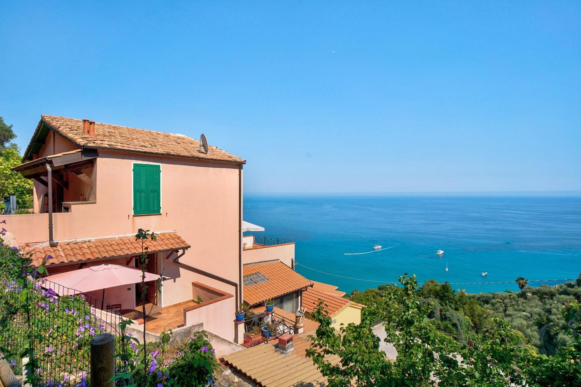 Casa Scotland Apartment Ventimiglia Ngoại thất bức ảnh
